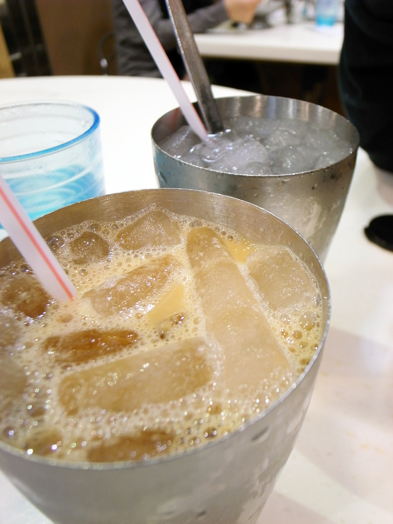 〔香港〕澳門茶餐廳 v.s.星巴克復古茶室 〔香港〕澳門茶餐廳 v.s.星巴克復古茶室